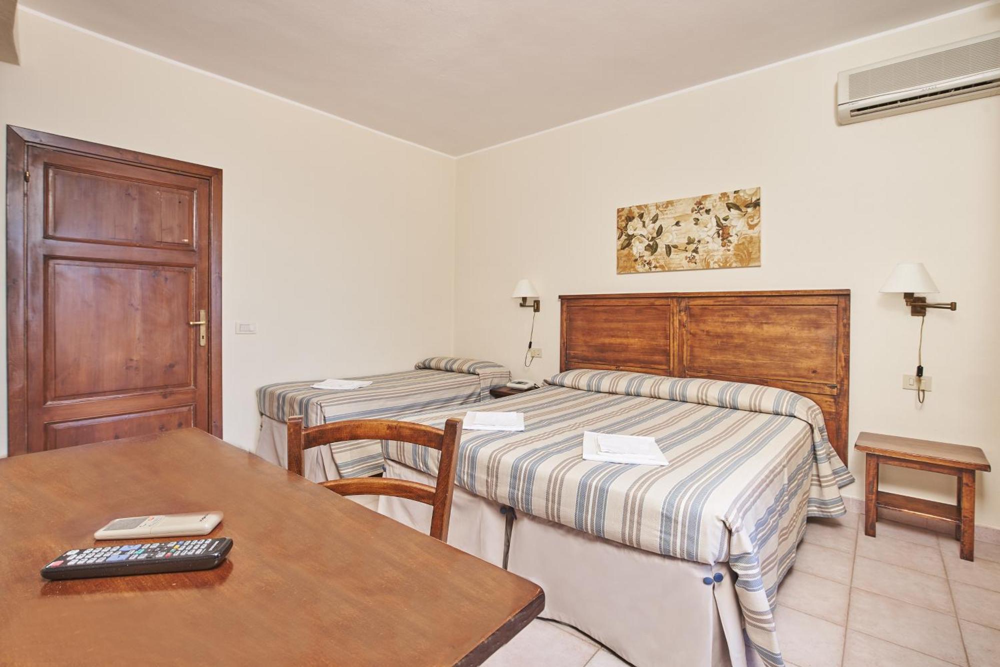 Hotel Villa Rodriguez Capoliveri  Exterior photo